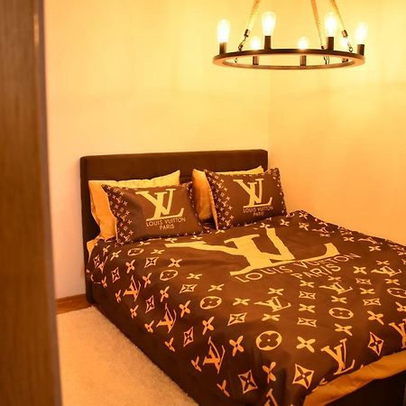 Naumovski Apartments สโกเปีย ภายนอก รูปภาพ